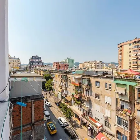 Bllok Moni Resilience 2bedr Terrace 아파트 티라나