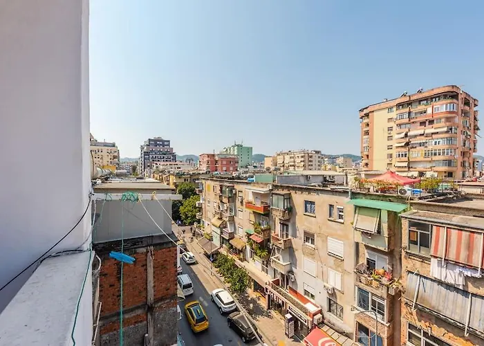 Bllok Moni Resilience 2bedr Terrace 아파트 티라나