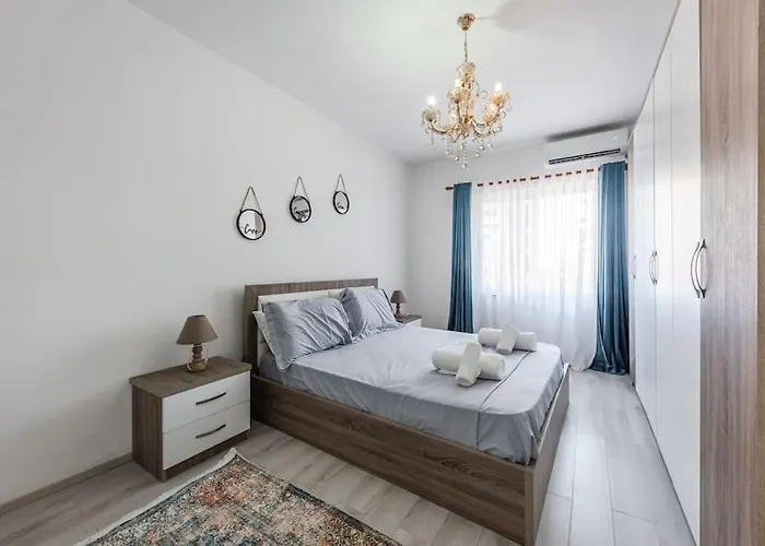 Bllok Moni Resilience 2bedr Terrace * טיראנה